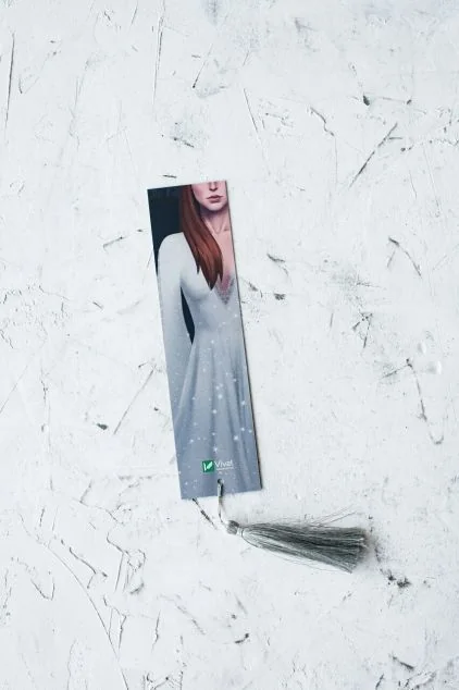 Закладинка «Двір холоду і зоряного сяйва» з китицею